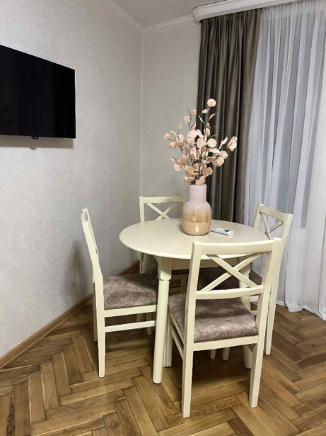 1-Zimmer-Wohnung, ტერენტი გრანელის ქუჩა