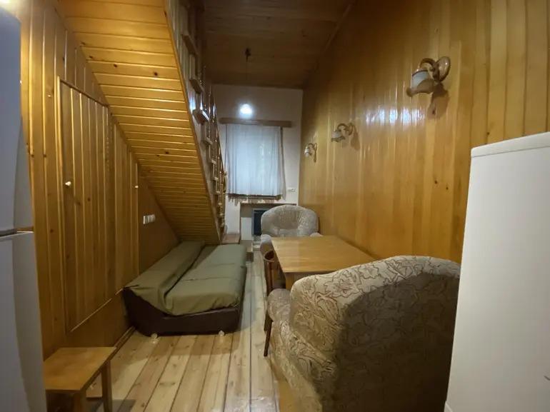 3部屋のマンション、ეგნატე ნინოშვილის ქუჩა