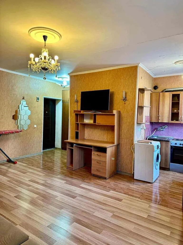 1-room apartment, Isani Street