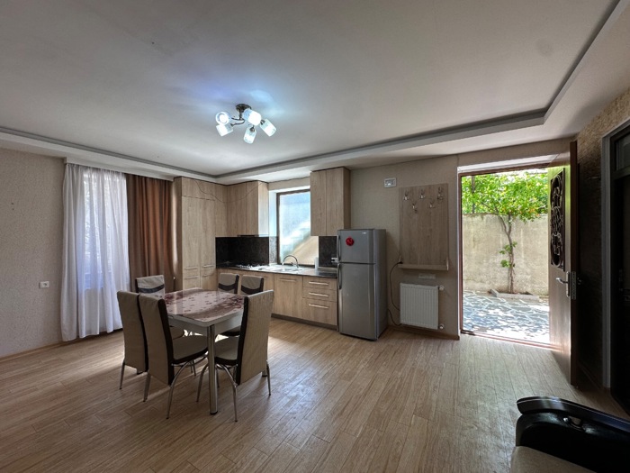 3-Zimmer-Wohnung, ნორიოს აღმ.