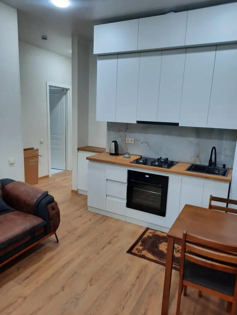 3-Zimmer-Wohnung, ალიო მირცხულავას ქუჩა