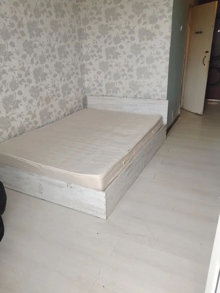 1部屋のマンション、მე-11 მკ/რ