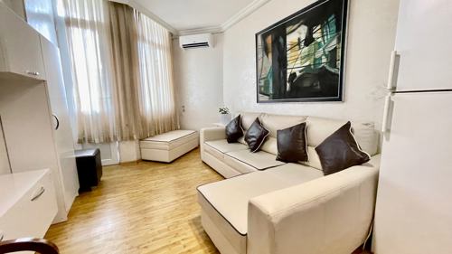 Wohnung mit 1 Schlafzimmer, Surab-Gorgiladse-Straße