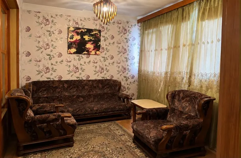 4 odalı daire, Zura Mirakişvili Sokağı