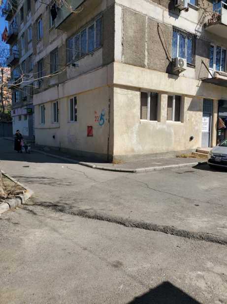 Wohnung mit 3 Schlafzimmern, 1. Mikrorajon – Gldani
