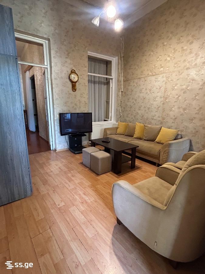 4-Zimmer-Wohnung, ჩიტაიას ქ.