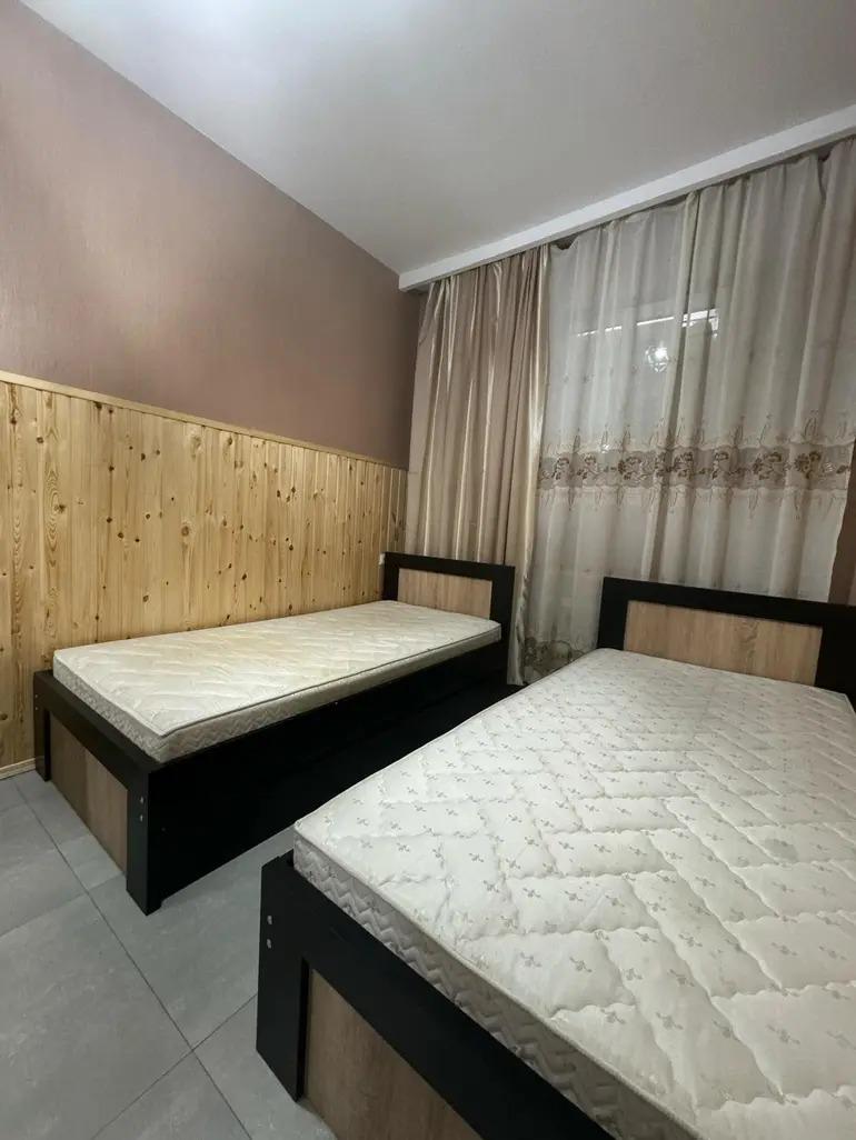 1部屋のマンション、კონსტიტუციის ქუჩა