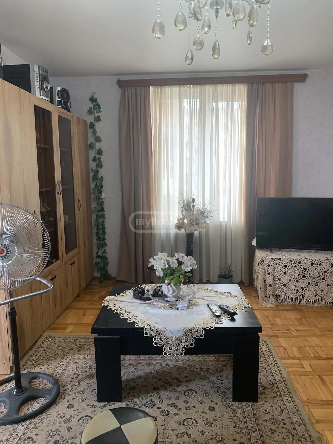 2部屋のマンション、IV მიკრორაიონი - ვაზისუბანი