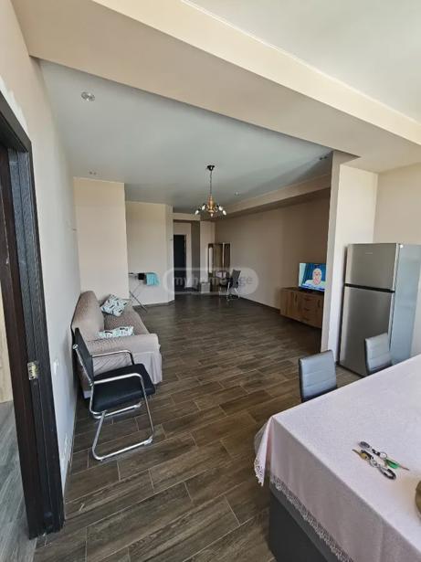 Wohnung mit 1 Schlafzimmer, Merab-Kostawa-Straße