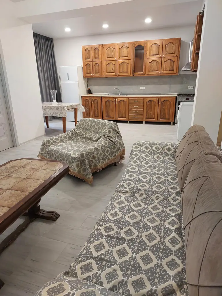 2 yatak odalı daire, Çerkasski Sokağı