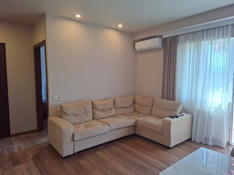 1 yatak odalı daire, Giorgi Abaşi̇vili Sokağı
