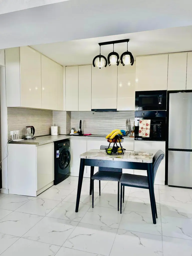 3-bedroom apartment, Evgeni Mikeladze Street
