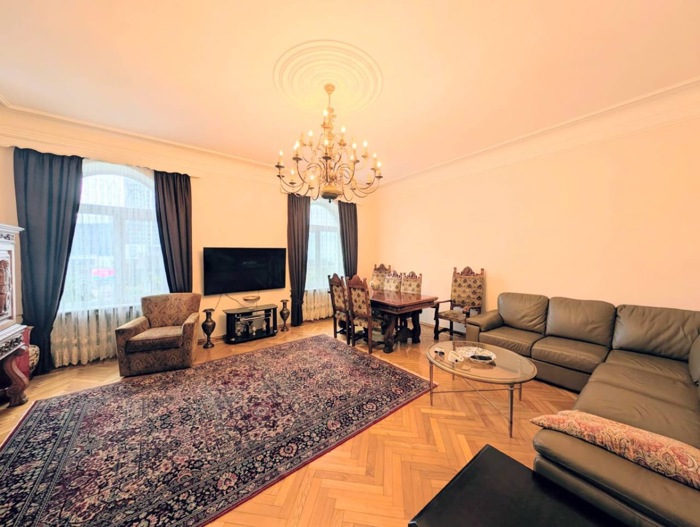 5-Zimmer-Wohnung, ირაკლი აბაშიძის ქუჩა