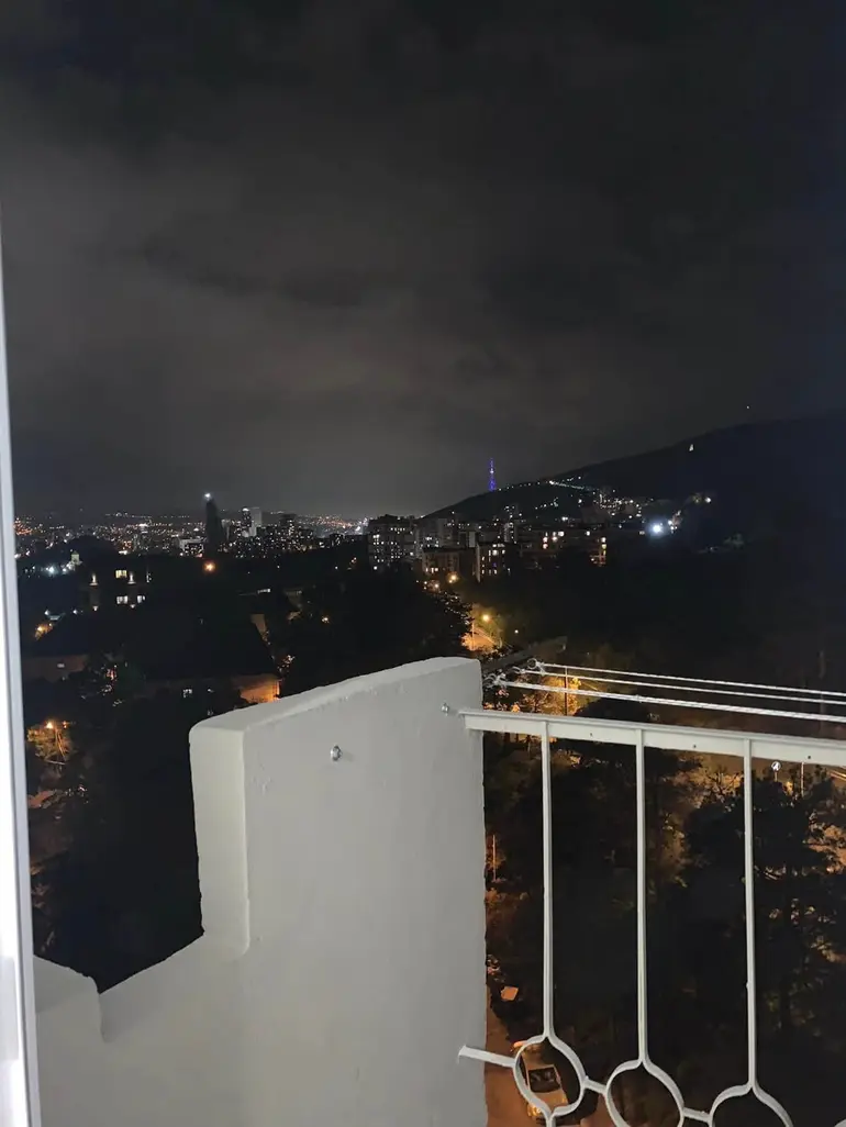 1 yatak odalı daire, Tskneti Yolu