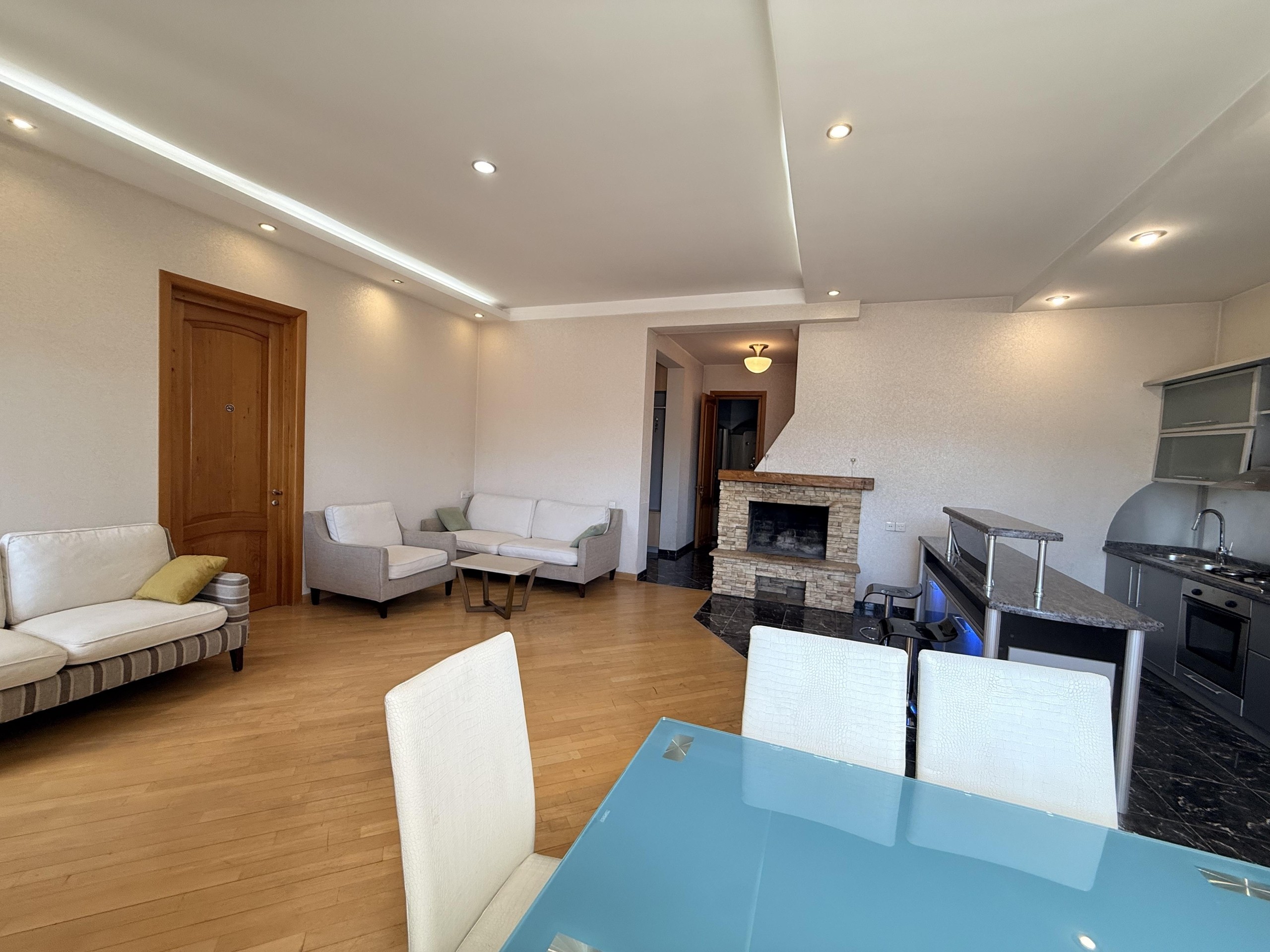 3 odalı daire, ნუცუბიძის III პლატო