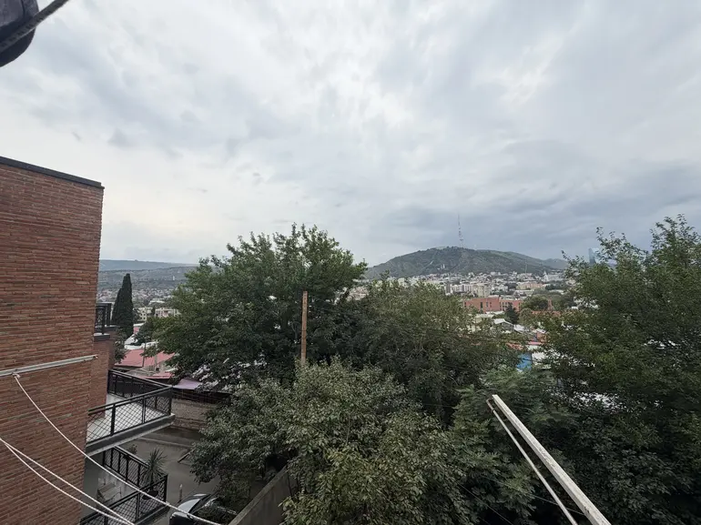 4-ოთახიანი ბინა, მიხეილ ბუხაიძის ქუჩა