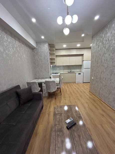 3部屋のマンション、კალოუბნის ქუჩა