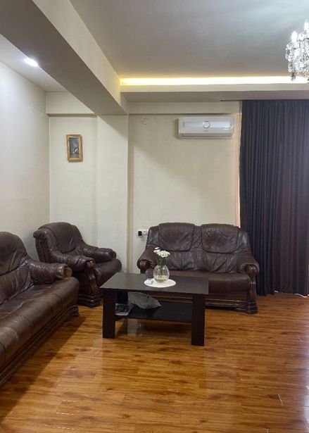 Wohnung mit 2 Schlafzimmern, Mamardaschwili-Straße