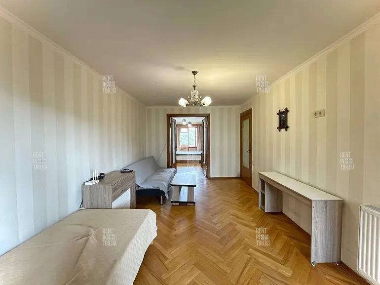 2部屋のマンション、პეტრე ქავთარაძის ქუჩა