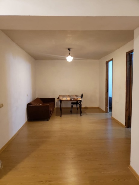 Wohnung mit 3 Schlafzimmern, Sapitschchia