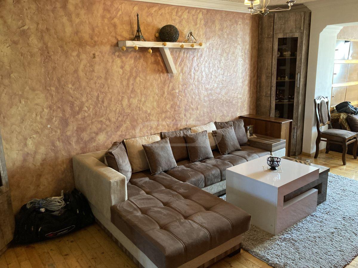 Wohnung mit 2 Schlafzimmern, Schota-Rustaweli-Straße