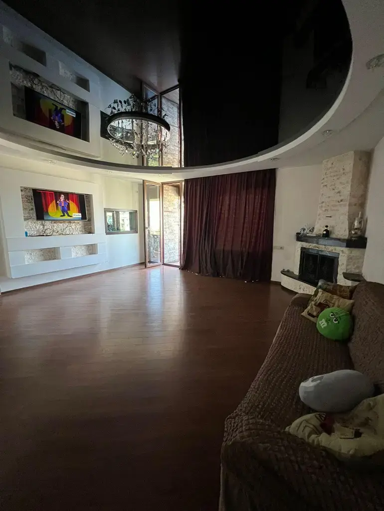 Wohnung mit 3 Schlafzimmern, Gldani – 8. Mikrorajon