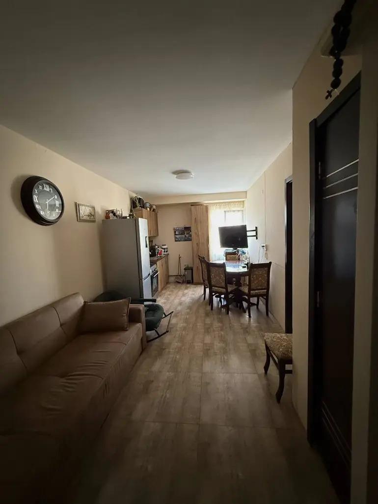 2部屋のマンション、ალექსი გობრონიძის ქუჩა