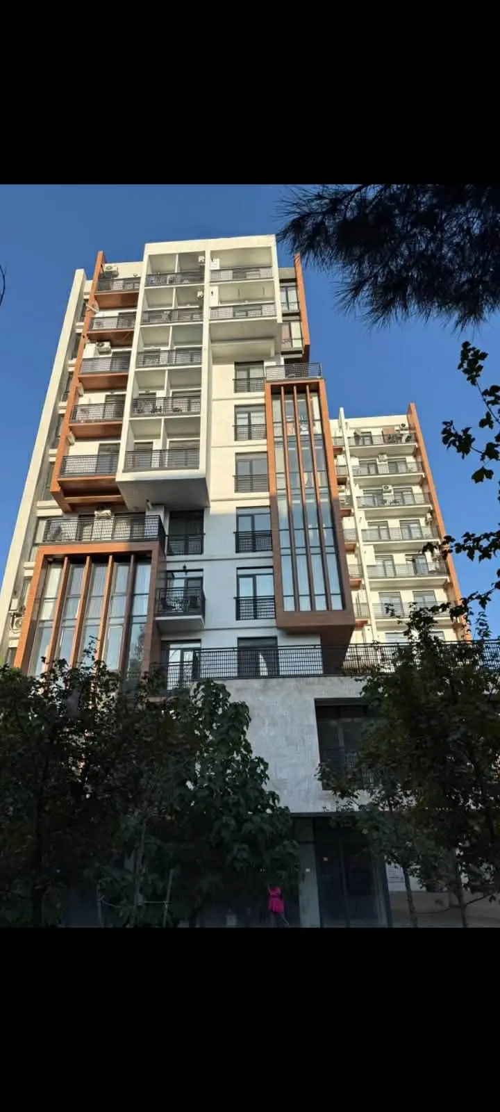 3部屋のマンション、შანდორ პეტეფის ქუჩა