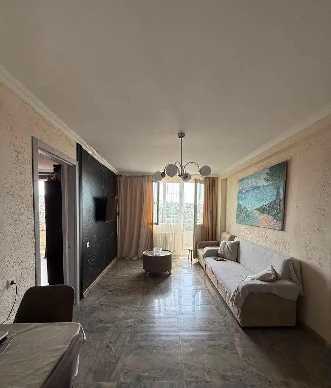 4部屋のマンション、ალექსი გობრონიძის ქუჩა