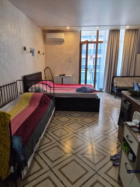 1-Zimmer-Wohnung, ლეხ და მარია კაჩინსკების ქუჩა