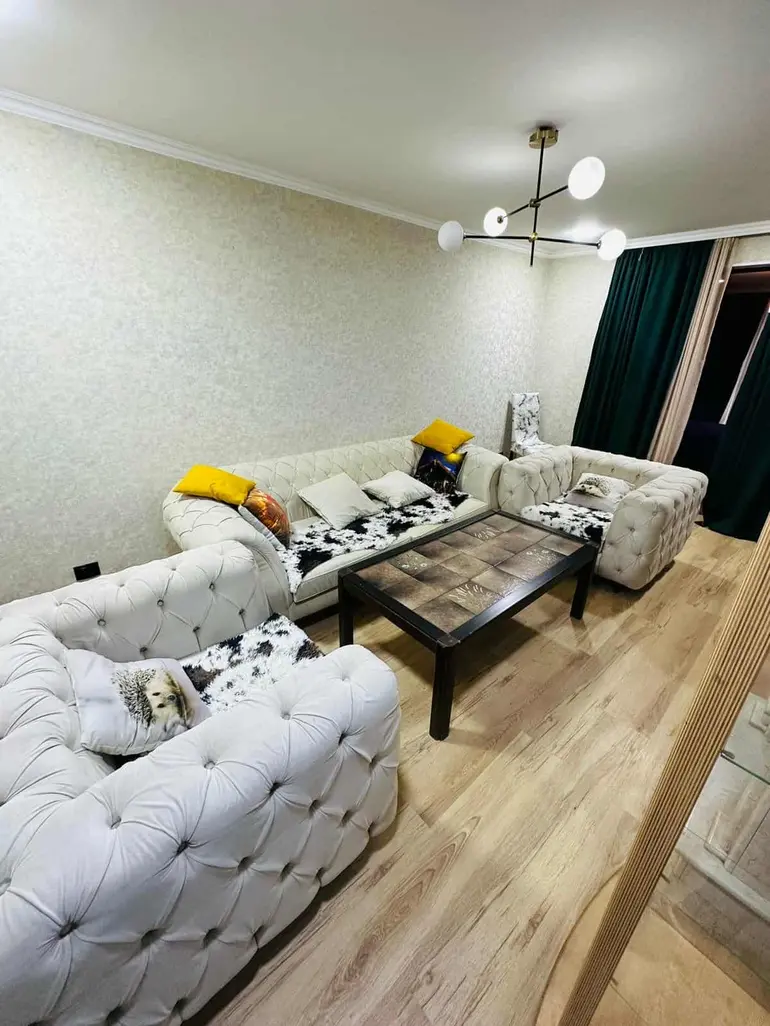 3-Zimmer-Wohnung, 5. Block Dighomi Massiw
