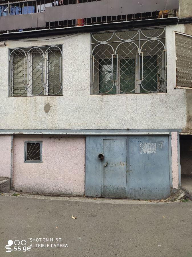 2-Zimmer-Wohnung, Dighmis Masivi