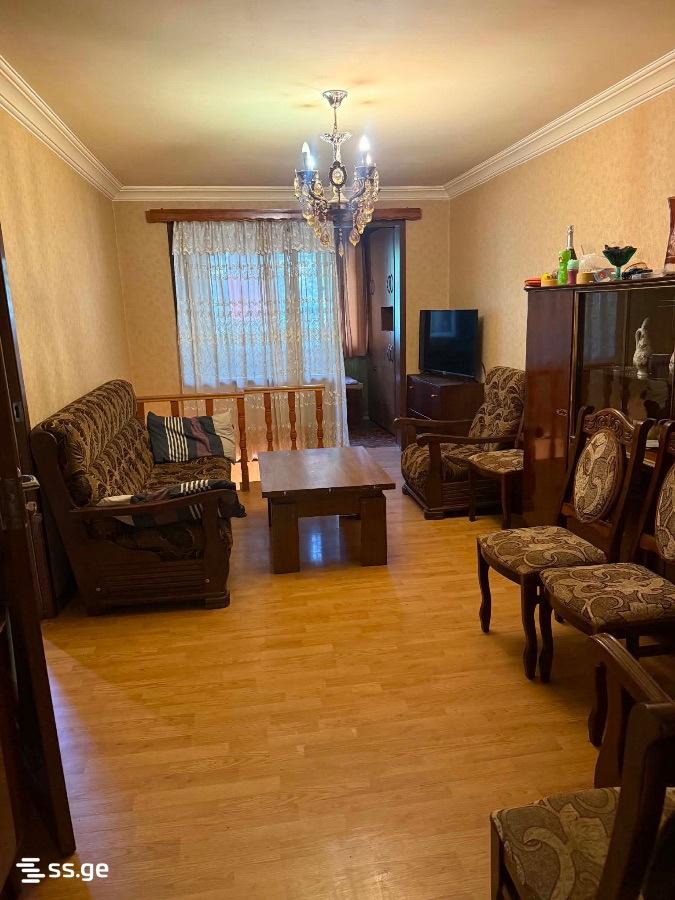 4-room apartment, Varketili 3rd Massive, 10th Block