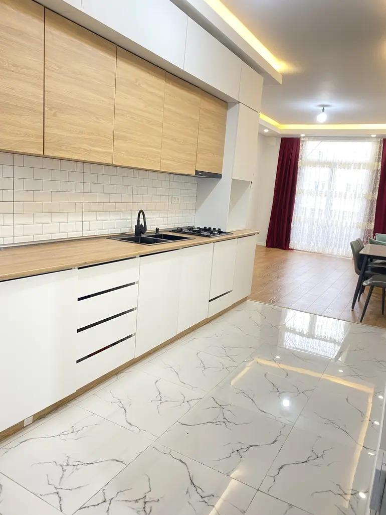 3部屋のマンション、დავით გურამიშვილის გამზირი