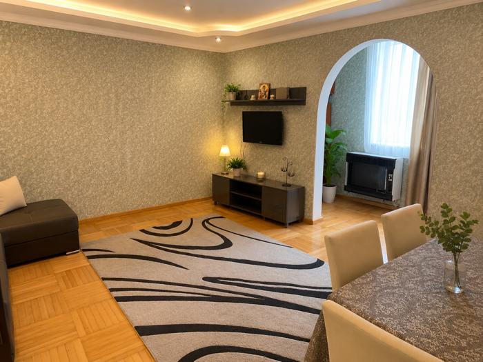 Wohnung mit 1 Schlafzimmer, Bordschomi