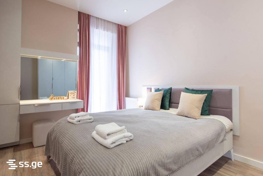 3-Zimmer-Wohnung, პოლიტკოვსკაიას ქ. (ჯიქიას ქ.)