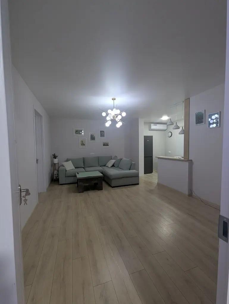 Wohnung mit 4 Schlafzimmern, Bezirk Nikololos Barataschwili