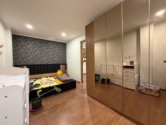 4部屋のマンション、ნოდარ დუმბაძის გამზირი