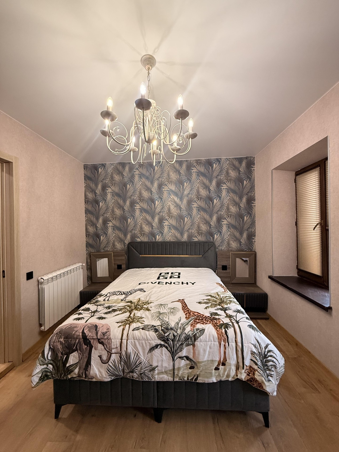2-room apartment, Mtatsminda, Sololaki