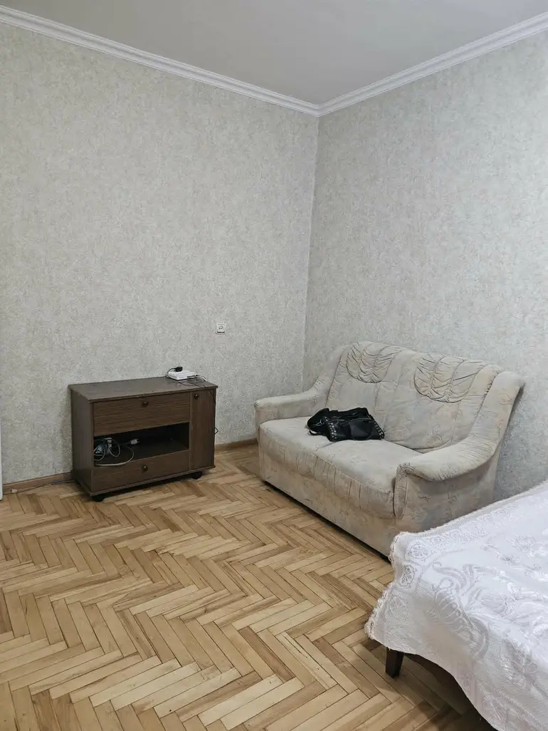 1-Zimmer-Wohnung, 3. Pawle-Todria-Sackgasse