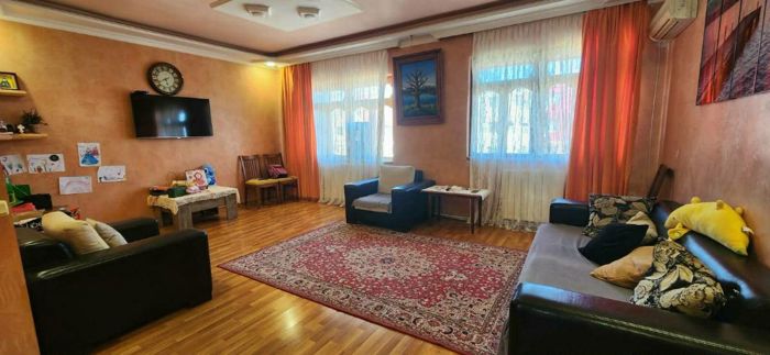 4-საძინებლიანი ბინა, დავით აღმაშენებლის ქუჩა