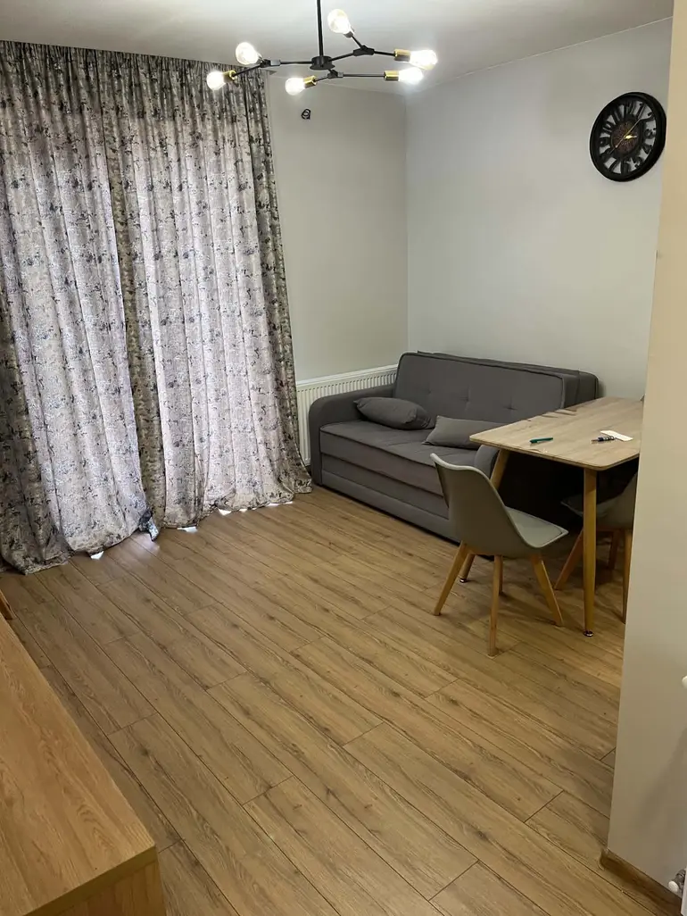 2-ოთახიანი ბინა, ნუცუბიძის პლ. - IV მ/რ