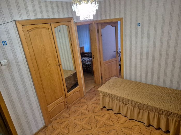 Wohnung mit 3 Schlafzimmern, Rewas-Tabukaschwili-Straße