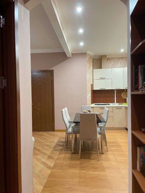 Wohnung mit 2 Schlafzimmern, Kato-Mikeladse-Straße
