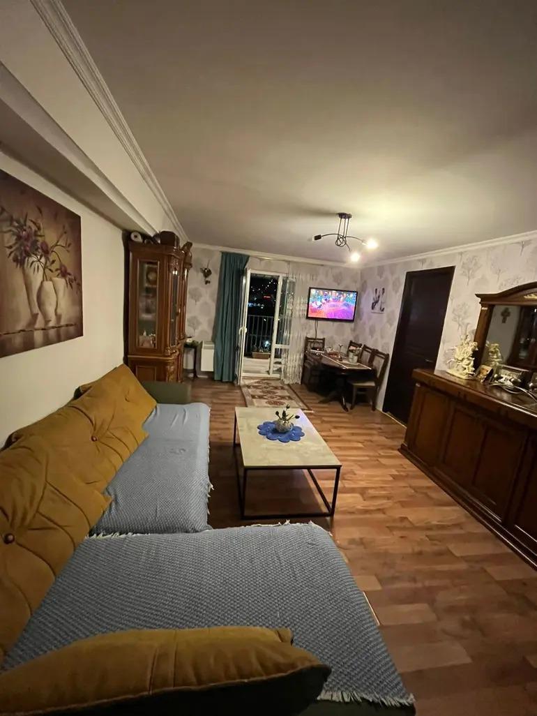 3部屋のマンション、მიხეილ წინამძღვრიშვილის ქუჩა