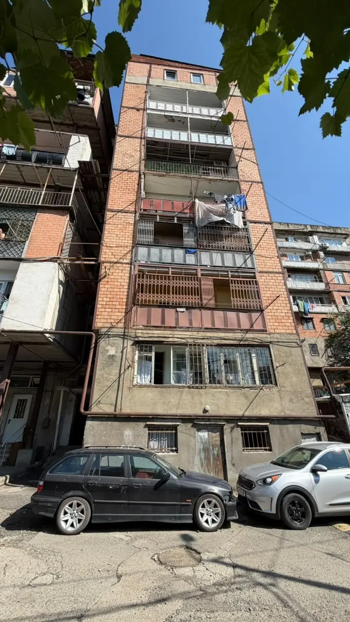 5部屋のマンション、დავით ნიშნიანიძის ქუჩა