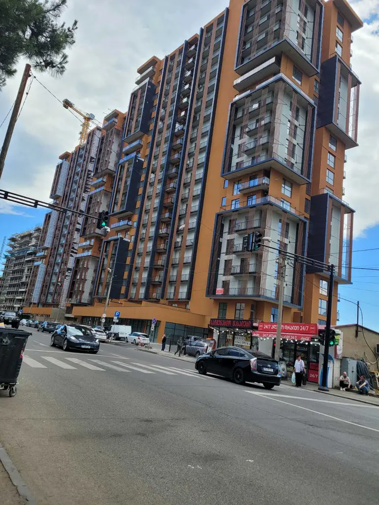 3-ოთახიანი ბინა, პაატა დათუაშვილის ქუჩა