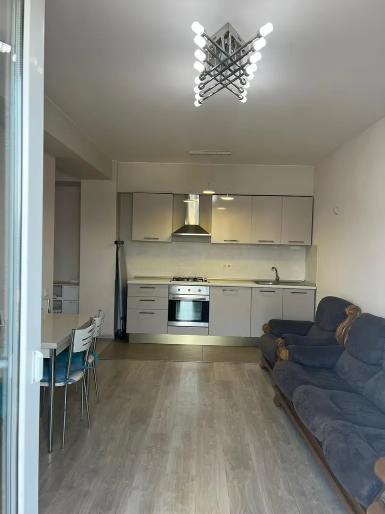 3-Zimmer-Wohnung, მოსკოვის გამზირი
