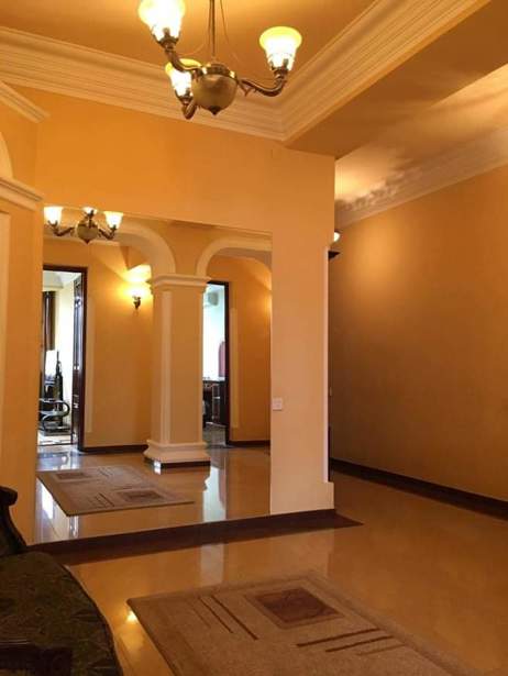 Wohnung mit 3 Schlafzimmern, Soliko-Wirsaladse-Straße