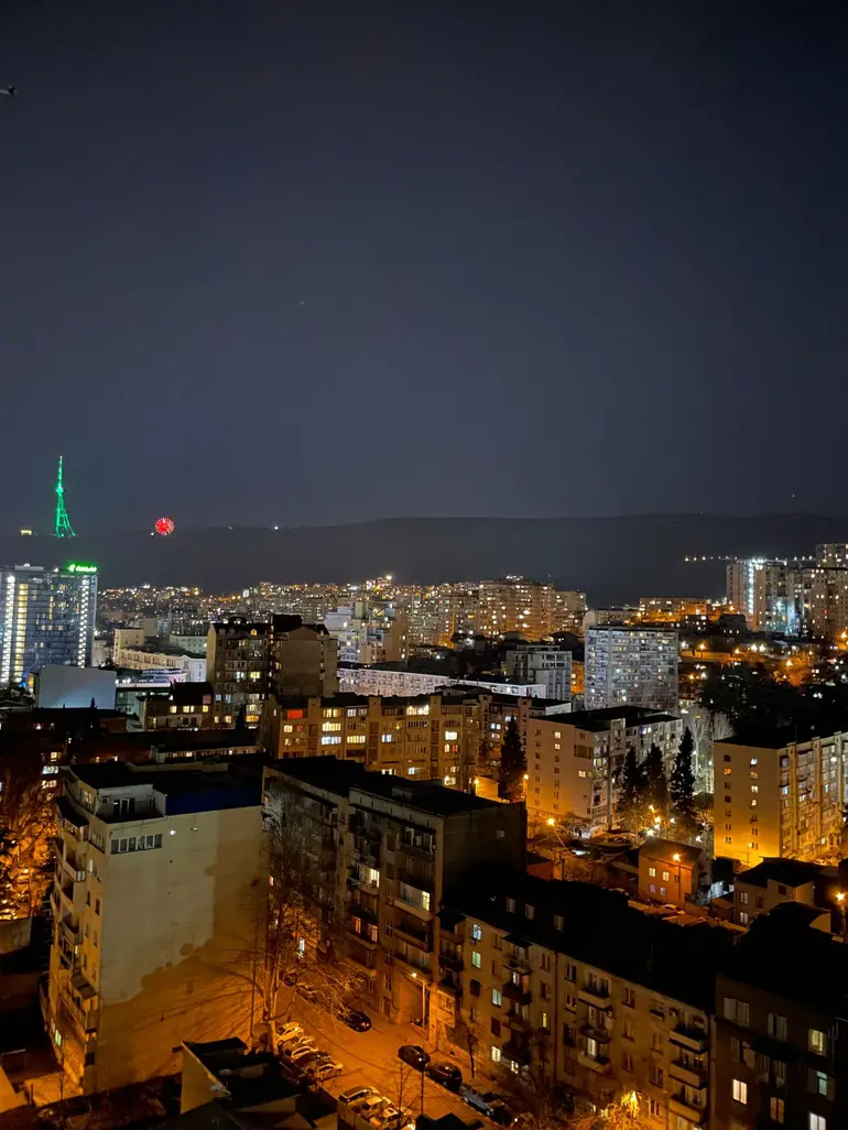 3 odalı daire, თენგიზ აბულაძის ქუჩა